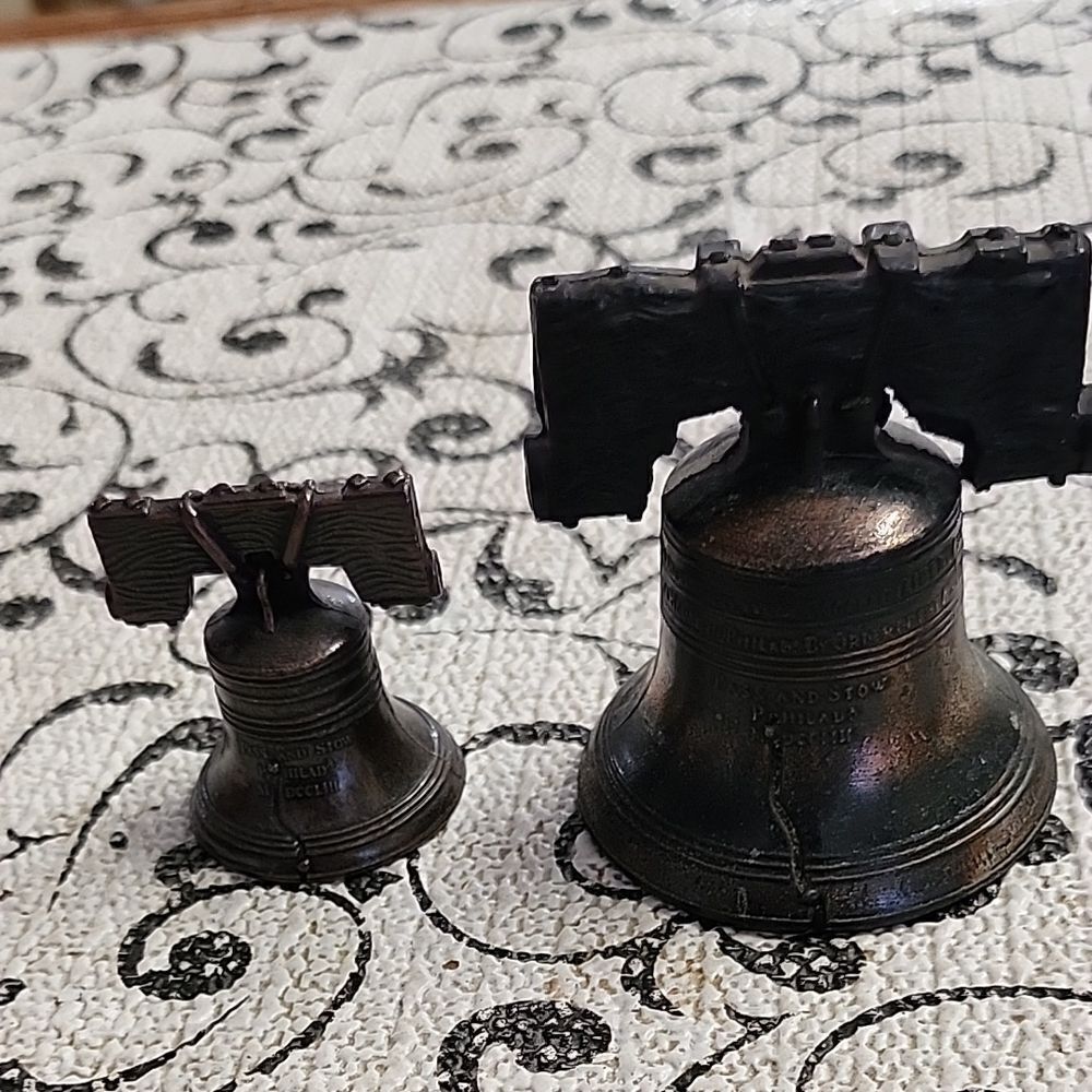 Bronze Liberty Bell Set